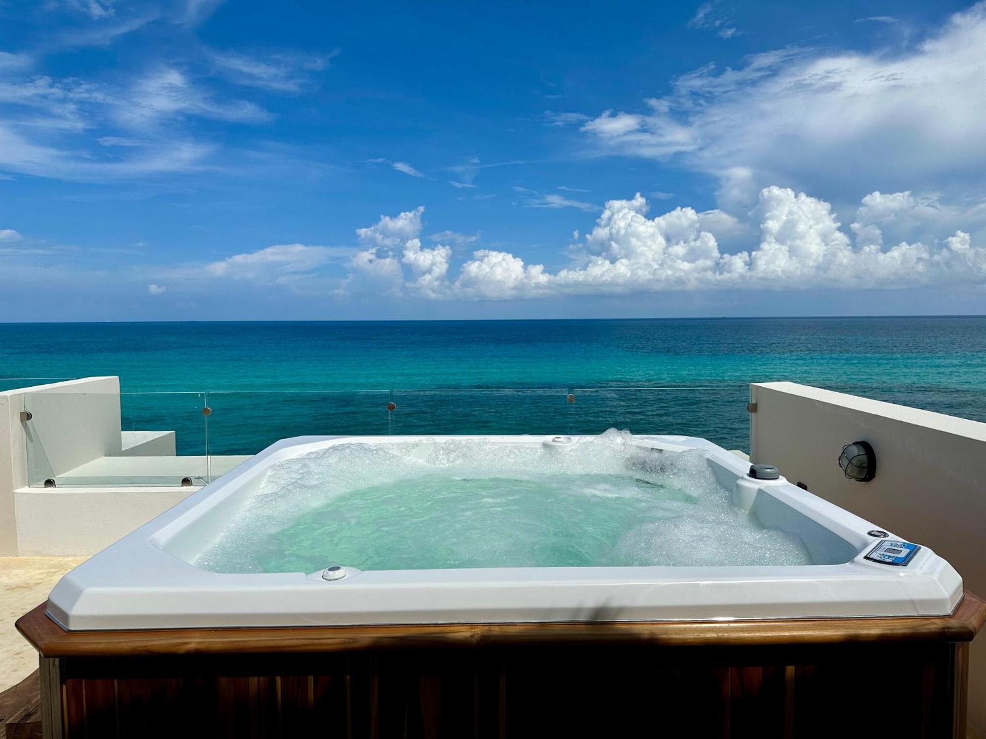 Angelina 28 Beachfront And Family Apartments - Modern And Relaxing Long Stays - 20 Min From Cancun Airport 莫雷洛斯港 外观 照片